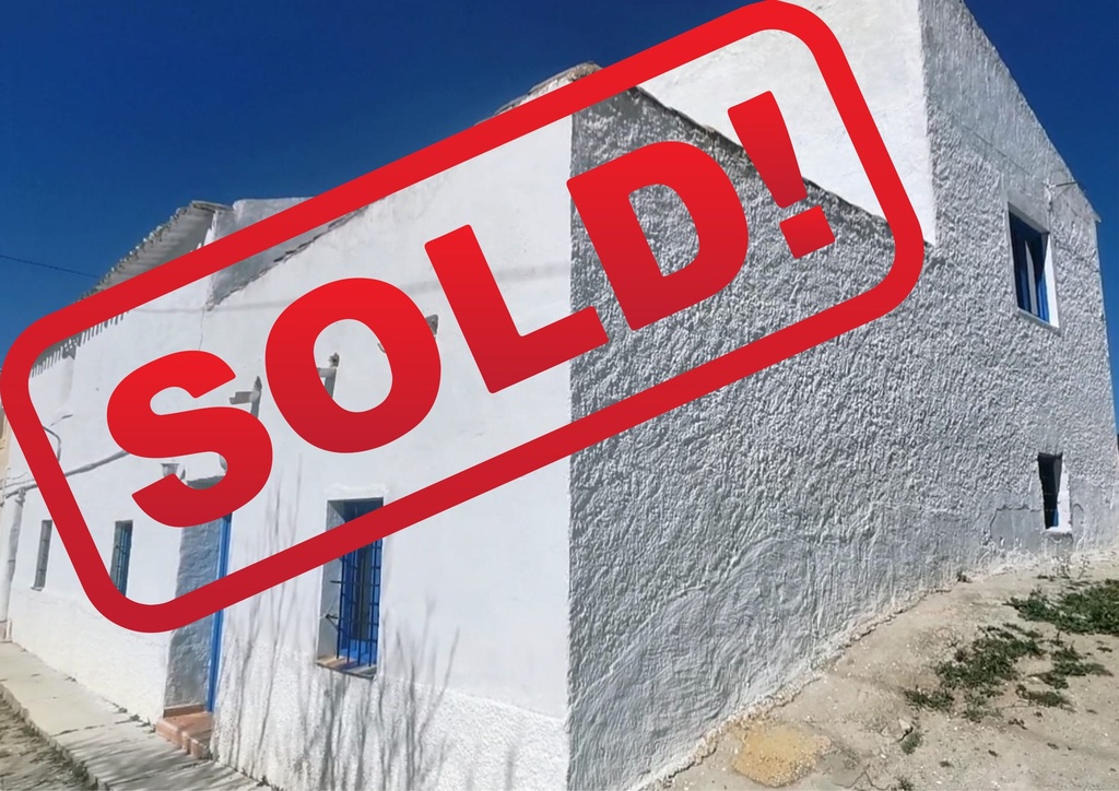 Fantastische gelegenheid in Caniles, Granada – 5 slaapkamers, 2 badkamers, 2 volledig functionele keukens, Twee-verdiepings hoofdwoning, Zelfstandig 1-slaapkamer appartement met eigen ingang – Ook huur-tot-koop optie beschikbaar