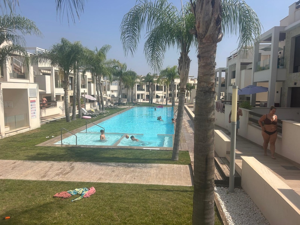 Begane grondappartement in de urbanisatie AMAY, Los Balcones, Torrevieja