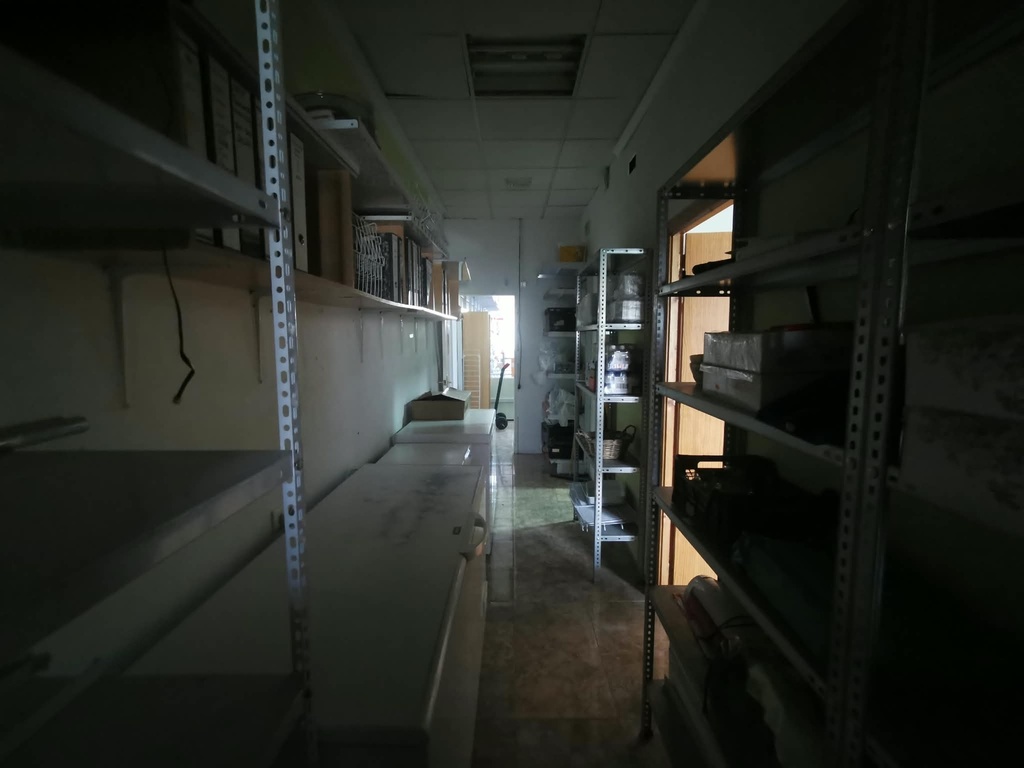 Gevestigde Britse Supermarkt – Erfpacht te Koop in Huércal-Overa, Almería