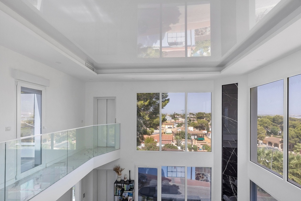 Vrijstaande villa te koop in Torrevieja