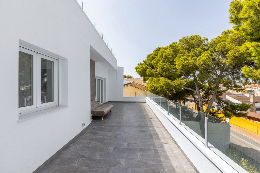 Vrijstaande villa te koop in Torrevieja