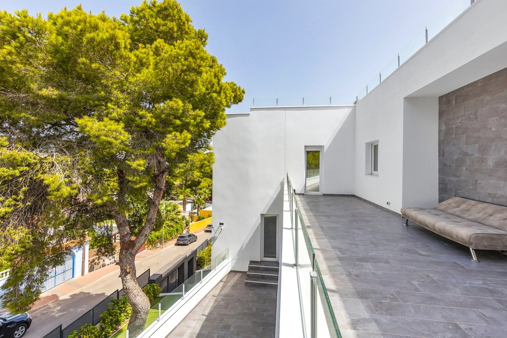 Vrijstaande villa te koop in Torrevieja