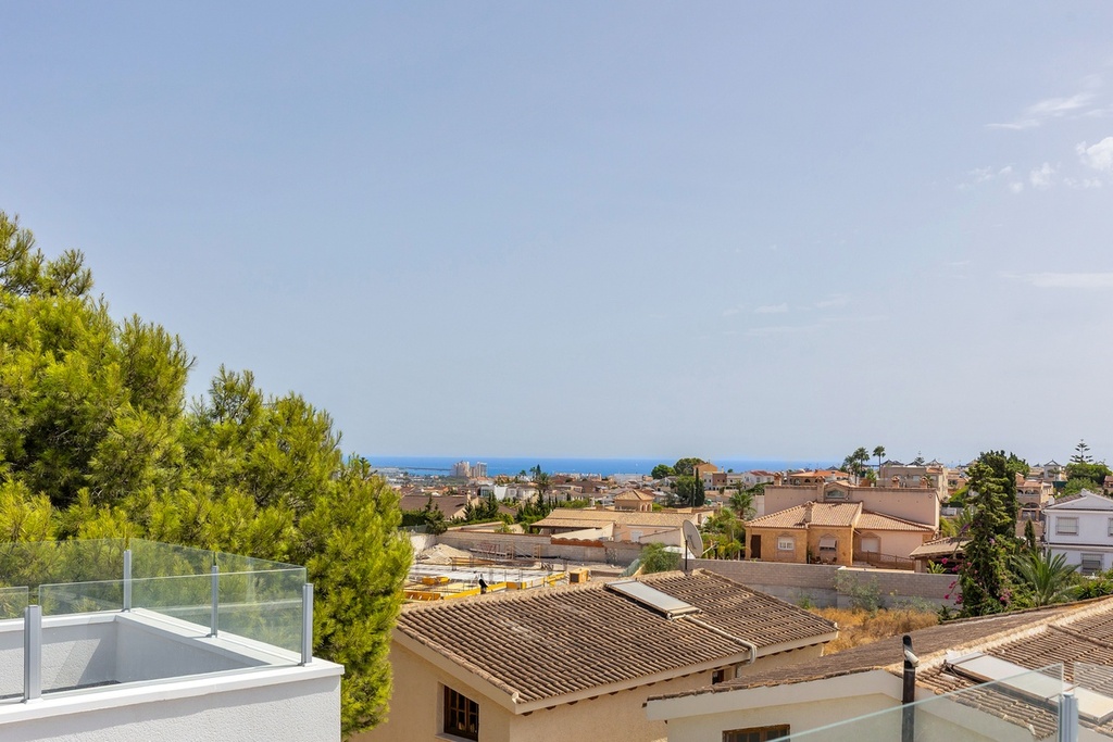 Vrijstaande villa te koop in Torrevieja