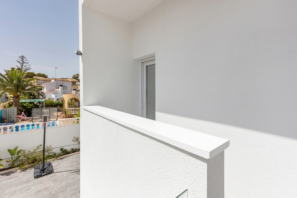 Vrijstaande villa te koop in Torrevieja