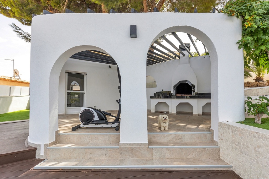 Vrijstaande villa te koop in Torrevieja