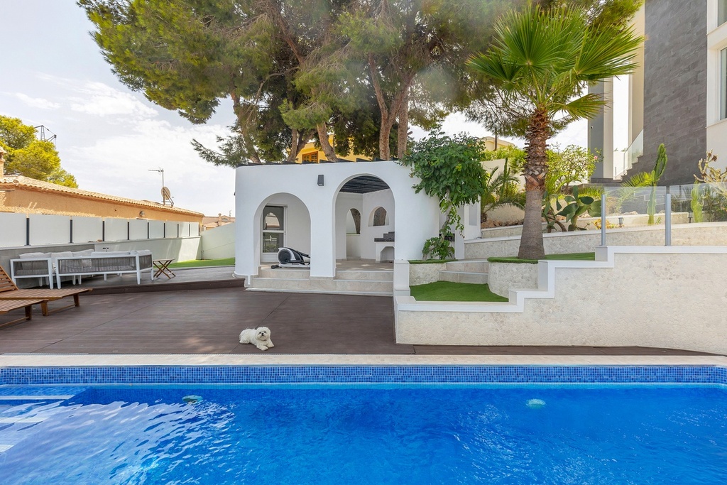 Vrijstaande villa te koop in Torrevieja