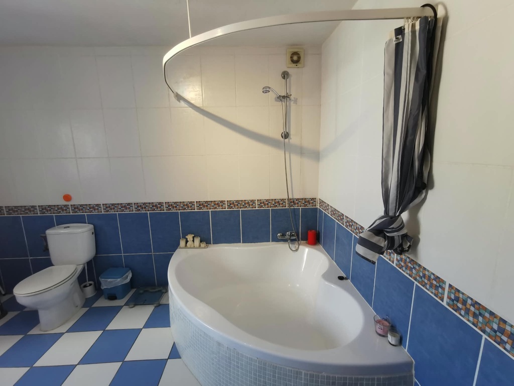 Mooi gerenoveerde woning met 4/5 slaapkamers, privézwembad in Las Labores, Huércal-Overa
