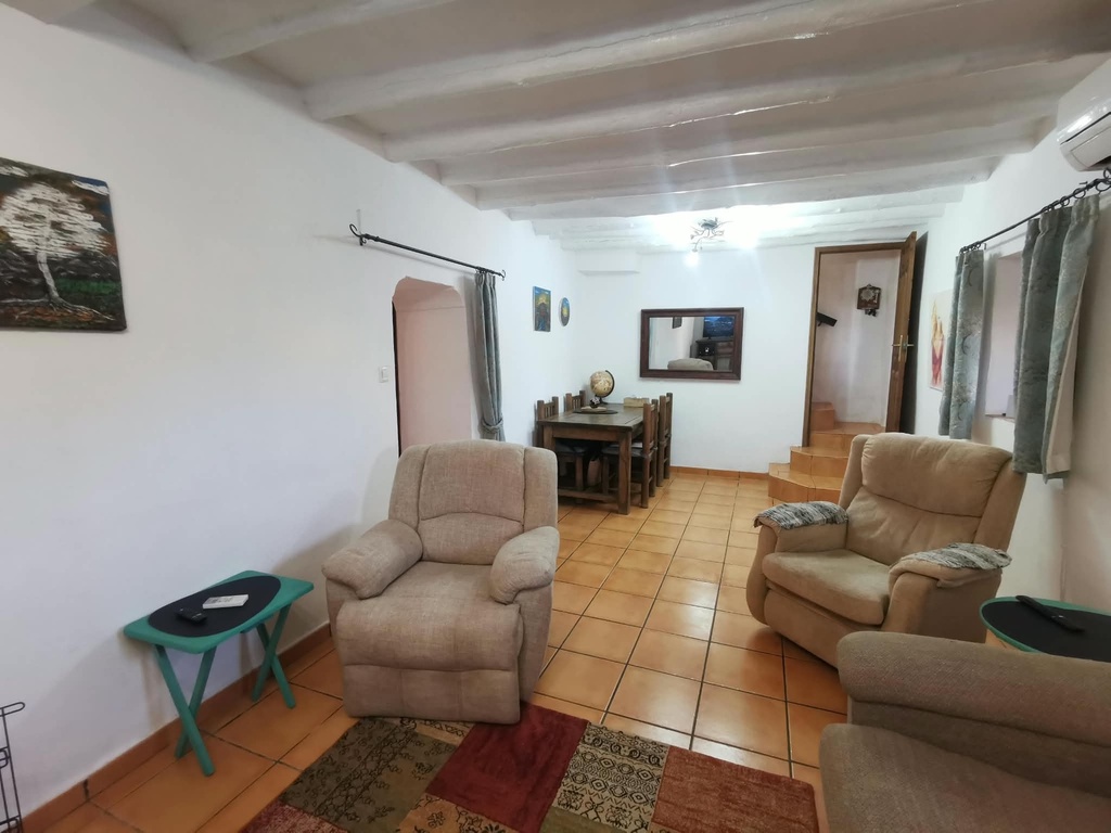 Mooi gerenoveerde woning met 4/5 slaapkamers, privézwembad in Las Labores, Huércal-Overa