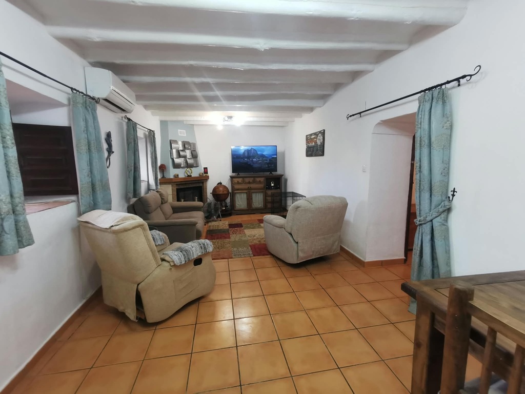 Mooi gerenoveerde woning met 4/5 slaapkamers, privézwembad in Las Labores, Huércal-Overa