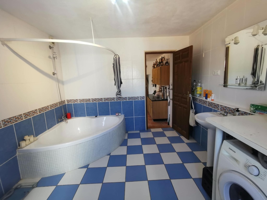 Mooi gerenoveerde woning met 4/5 slaapkamers, privézwembad in Las Labores, Huércal-Overa