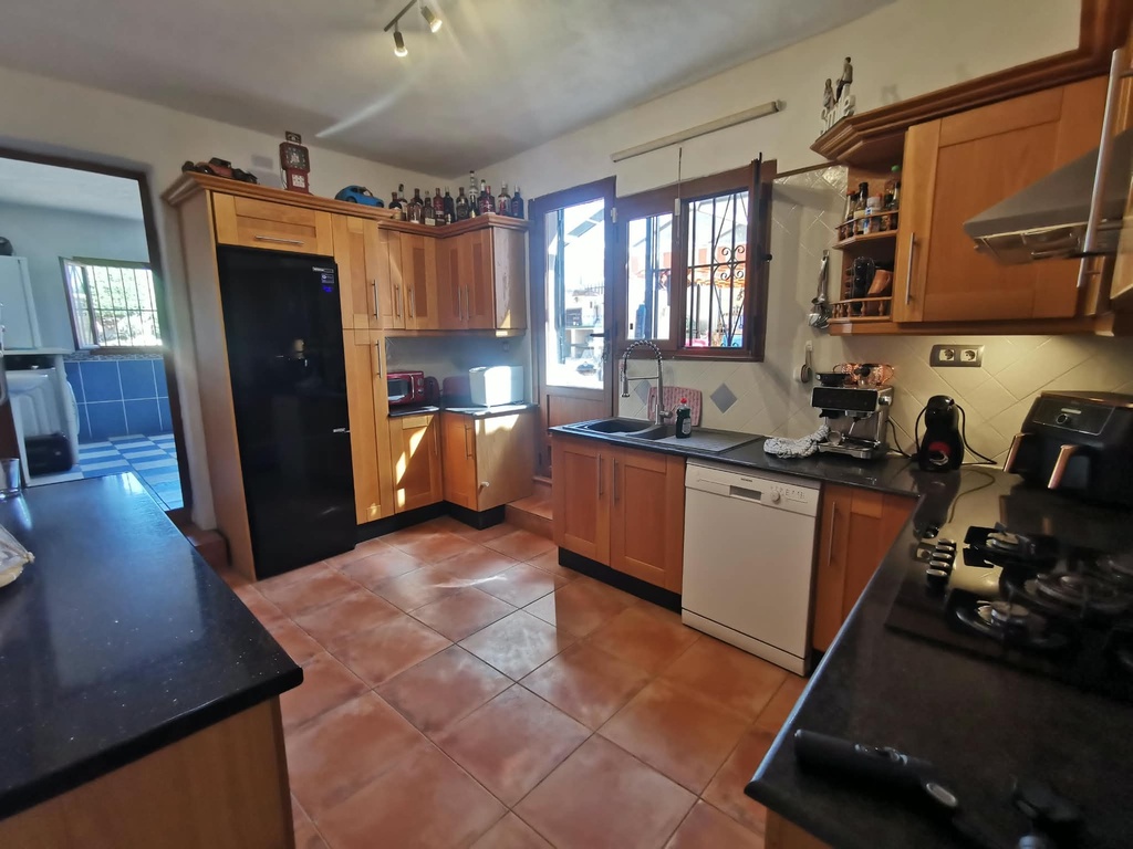 Mooi gerenoveerde woning met 4/5 slaapkamers, privézwembad in Las Labores, Huércal-Overa