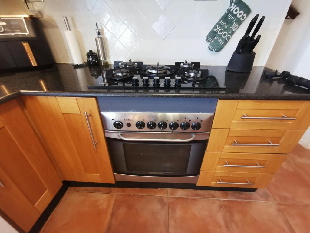 Mooi gerenoveerde woning met 4/5 slaapkamers, privézwembad in Las Labores, Huércal-Overa