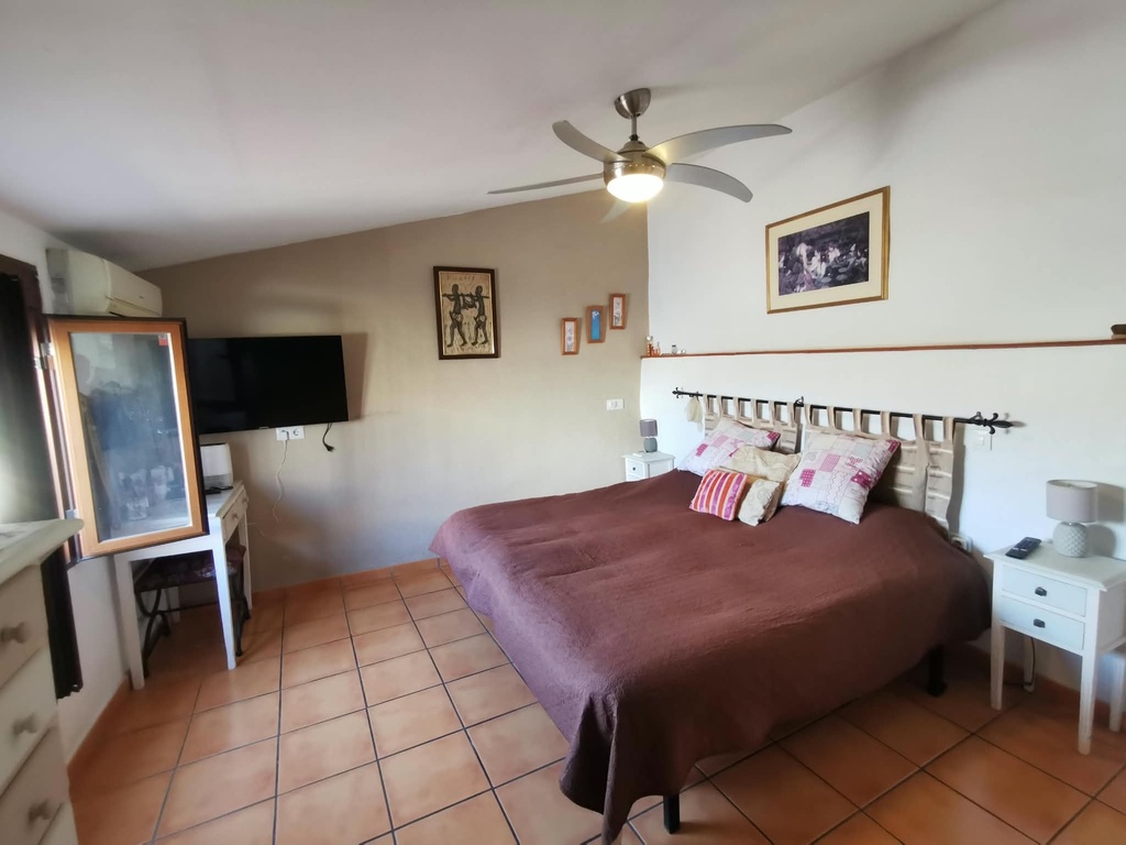 Mooi gerenoveerde woning met 4/5 slaapkamers, privézwembad in Las Labores, Huércal-Overa