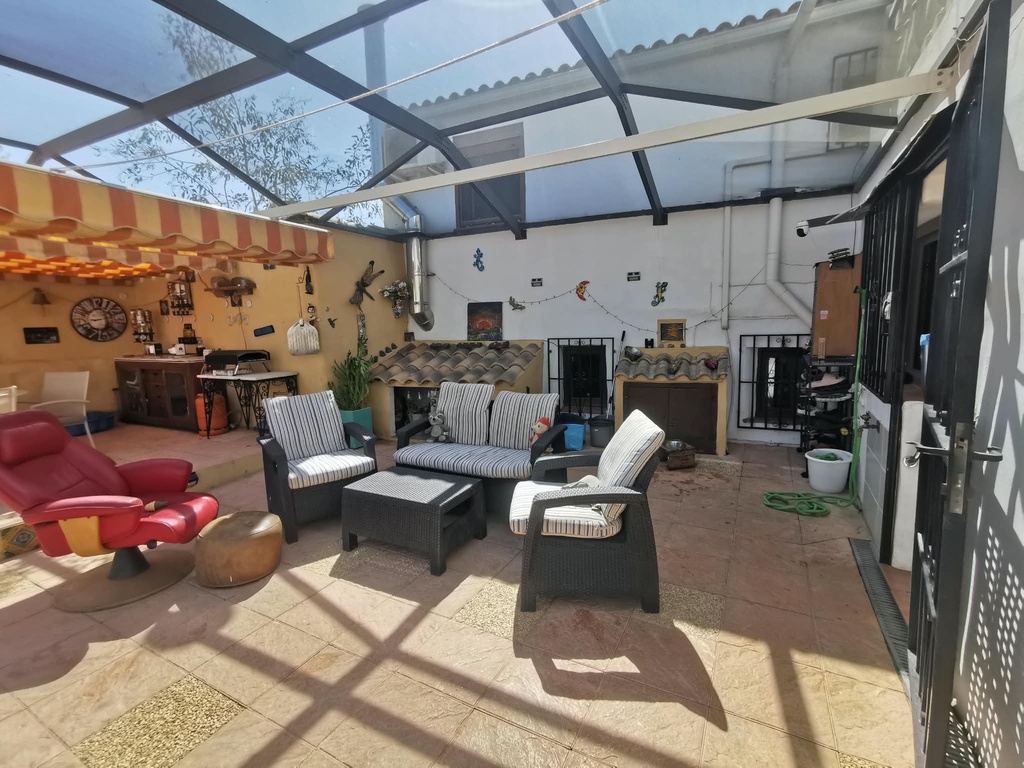Mooi gerenoveerde woning met 4/5 slaapkamers, privézwembad in Las Labores, Huércal-Overa