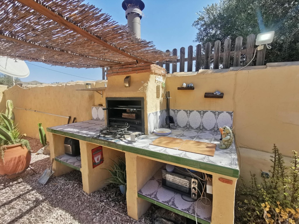Mooi gerenoveerde woning met 4/5 slaapkamers, privézwembad in Las Labores, Huércal-Overa