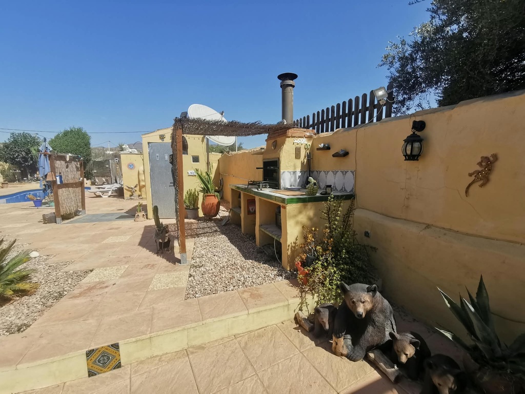 Mooi gerenoveerde woning met 4/5 slaapkamers, privézwembad in Las Labores, Huércal-Overa