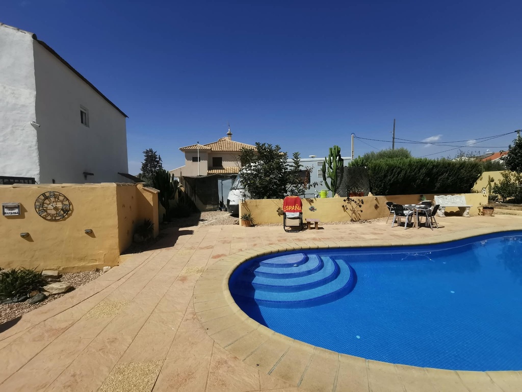 Mooi gerenoveerde woning met 4/5 slaapkamers, privézwembad in Las Labores, Huércal-Overa