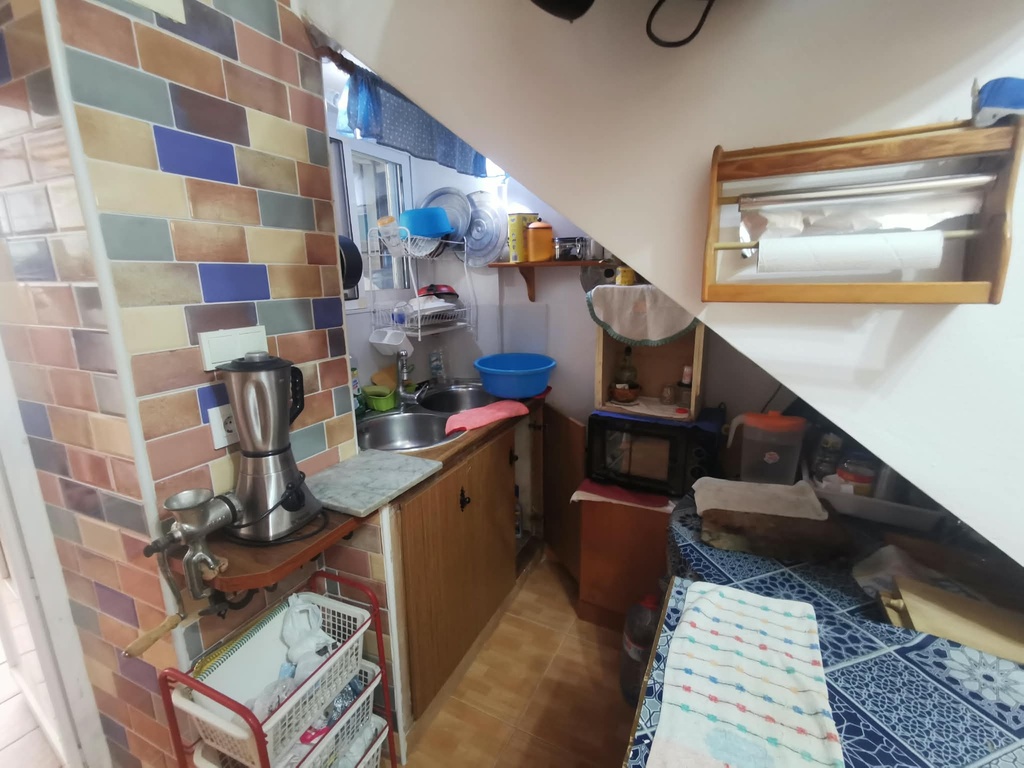Fraai Gerenoveerd Dorpshuis met 5 Slaapkamers, Zonnig Terras en Landelijk Uitzicht in Chirivel, Almería