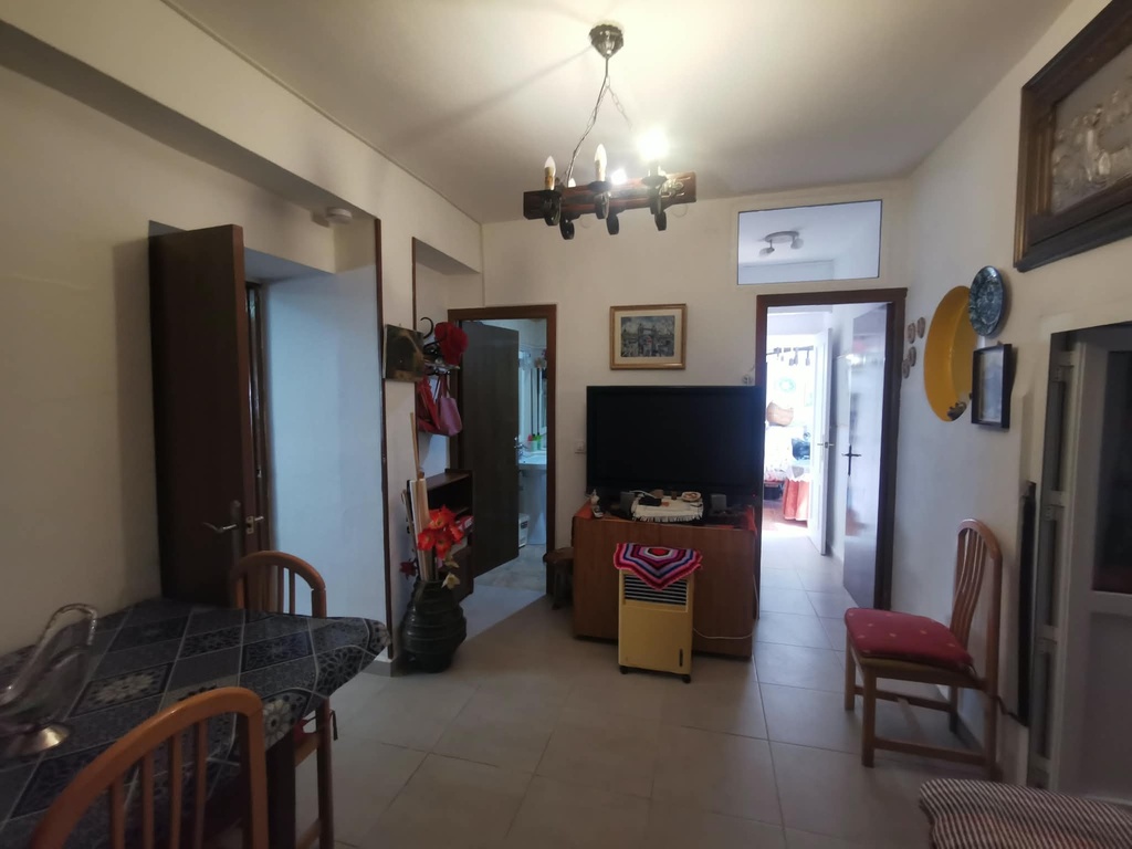 Fraai Gerenoveerd Dorpshuis met 5 Slaapkamers, Zonnig Terras en Landelijk Uitzicht in Chirivel, Almería