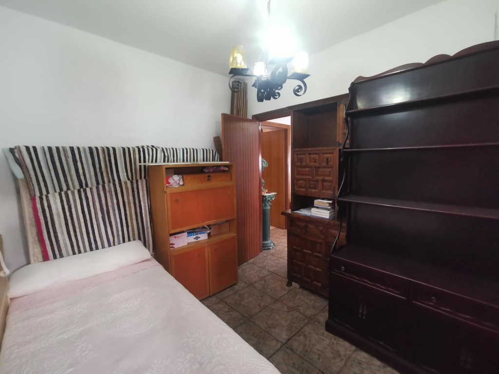 Fraai Gerenoveerd Dorpshuis met 5 Slaapkamers, Zonnig Terras en Landelijk Uitzicht in Chirivel, Almería