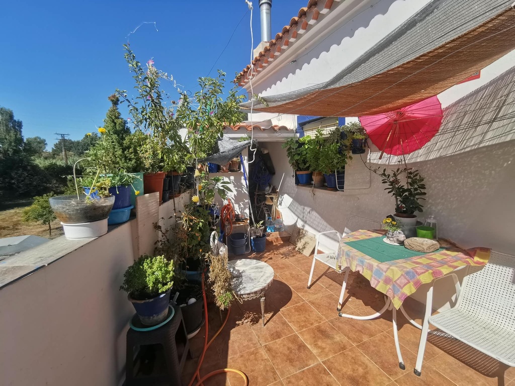 Fraai Gerenoveerd Dorpshuis met 5 Slaapkamers, Zonnig Terras en Landelijk Uitzicht in Chirivel, Almería