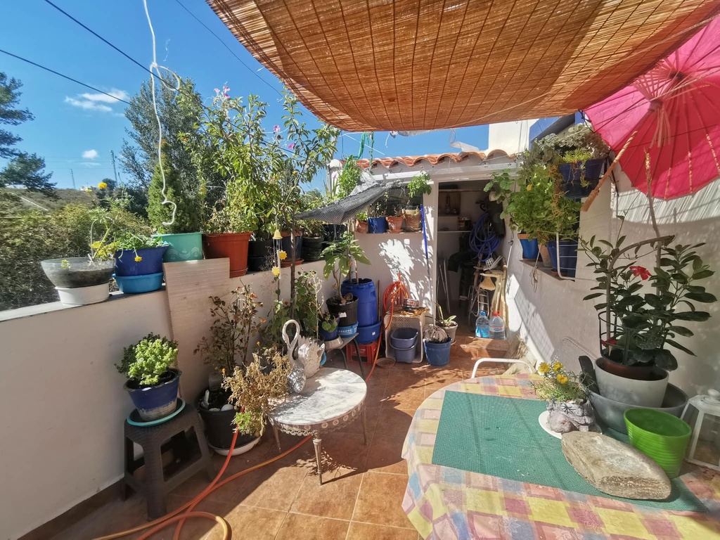 Fraai Gerenoveerd Dorpshuis met 5 Slaapkamers, Zonnig Terras en Landelijk Uitzicht in Chirivel, Almería