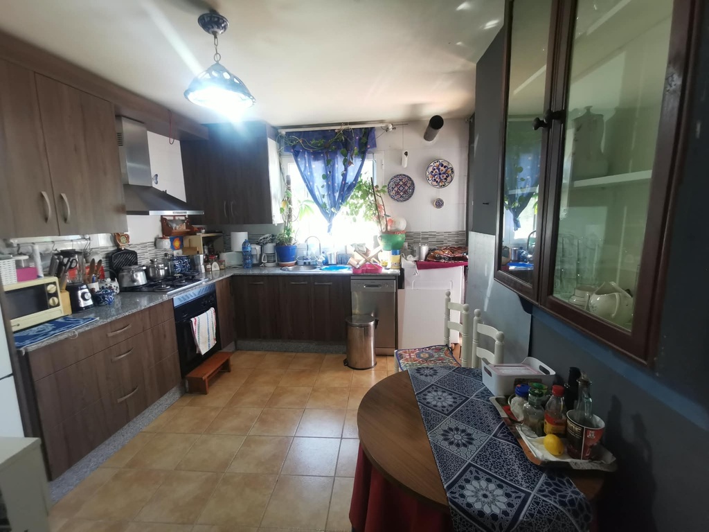 Fraai Gerenoveerd Dorpshuis met 5 Slaapkamers, Zonnig Terras en Landelijk Uitzicht in Chirivel, Almería