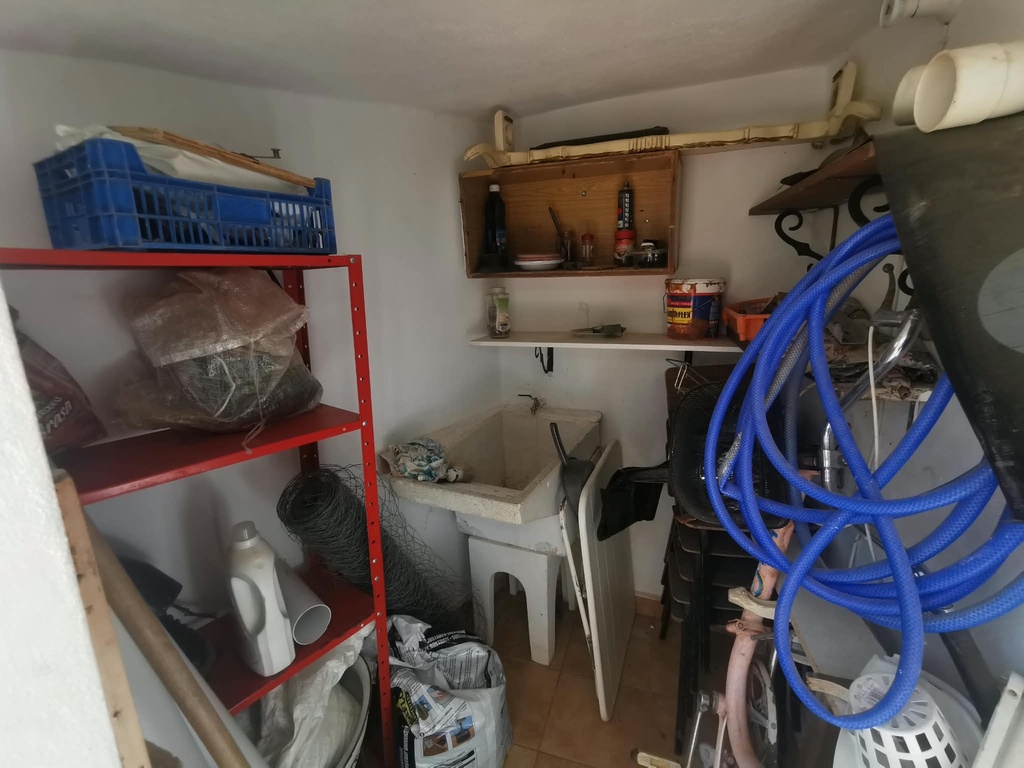 Fraai Gerenoveerd Dorpshuis met 5 Slaapkamers, Zonnig Terras en Landelijk Uitzicht in Chirivel, Almería