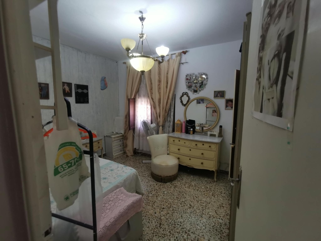 Fraai Gerenoveerd Dorpshuis met 5 Slaapkamers, Zonnig Terras en Landelijk Uitzicht in Chirivel, Almería