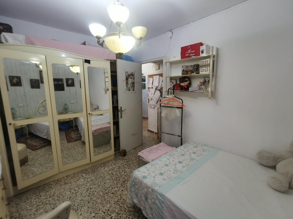 Fraai Gerenoveerd Dorpshuis met 5 Slaapkamers, Zonnig Terras en Landelijk Uitzicht in Chirivel, Almería