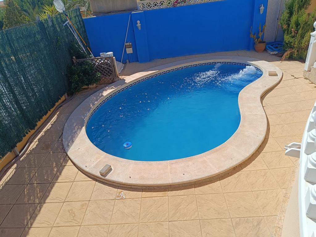 Vrijstaande woning in Fortuna met privé verwarmde zwembad, solarium en bergzicht