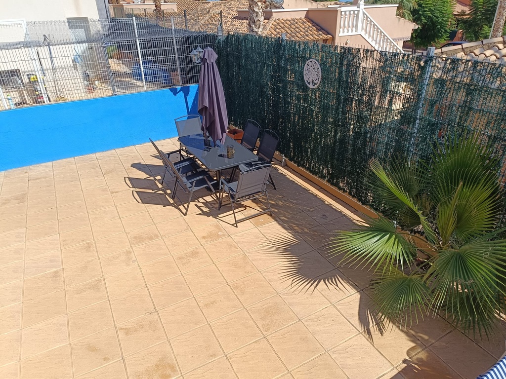 Vrijstaande woning in Fortuna met privé verwarmde zwembad, solarium en bergzicht
