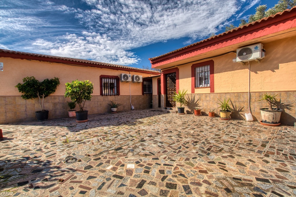 Vrijstaande villa met privézwembad en bergzicht in Alcaucín