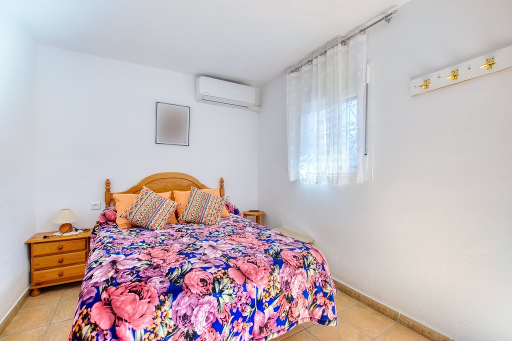 Vrijstaande villa met privézwembad en bergzicht in Alcaucín