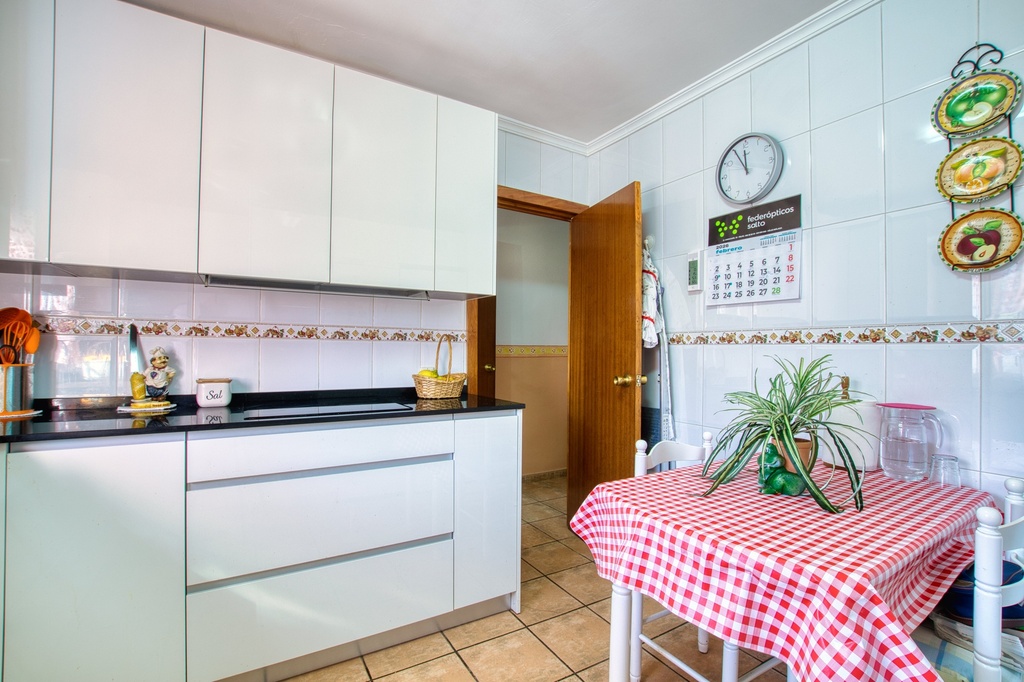 Vrijstaande villa met privézwembad en bergzicht in Alcaucín