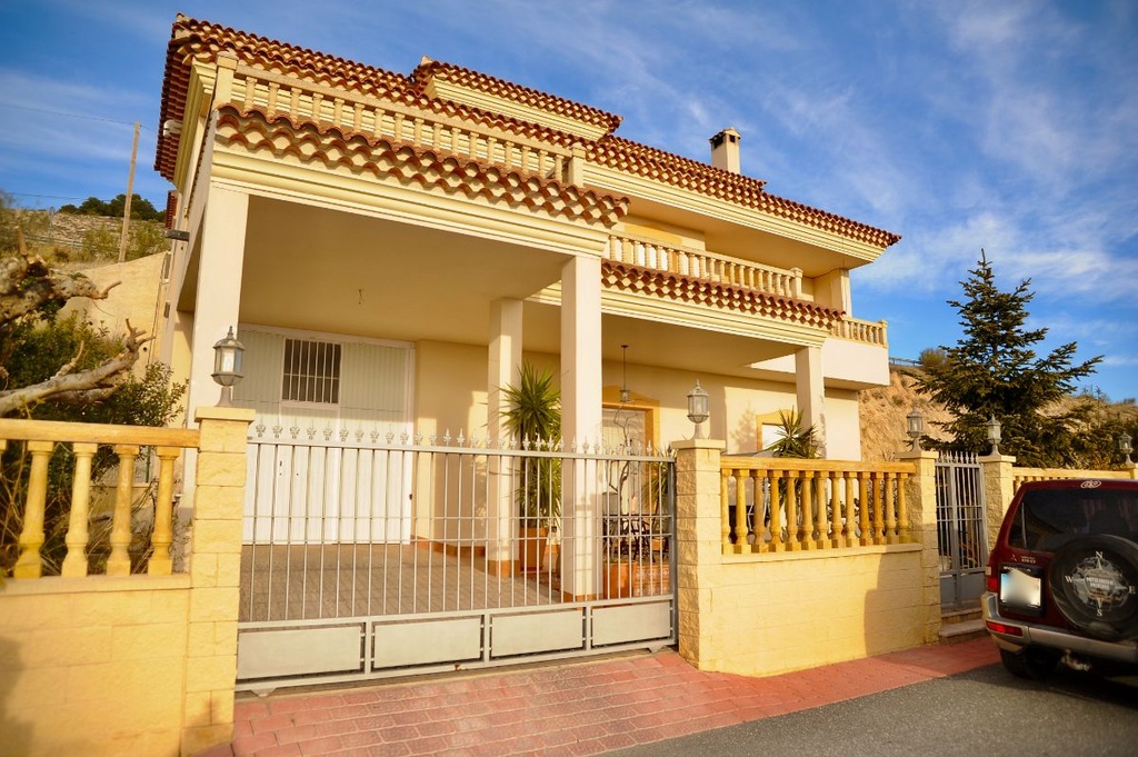 Vrijstaande villa te koop in Vélez-Blanco