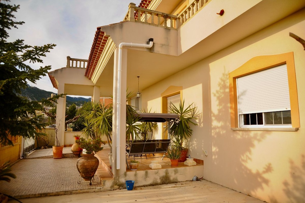 Vrijstaande villa te koop in Vélez-Blanco