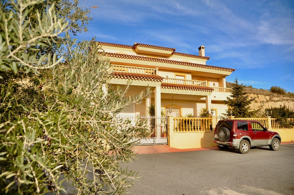 Vrijstaande villa te koop in Vélez-Blanco