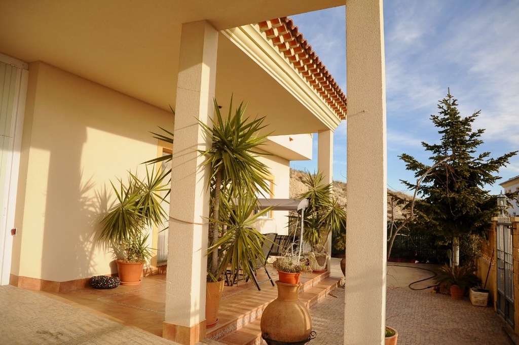 Vrijstaande villa te koop in Vélez-Blanco