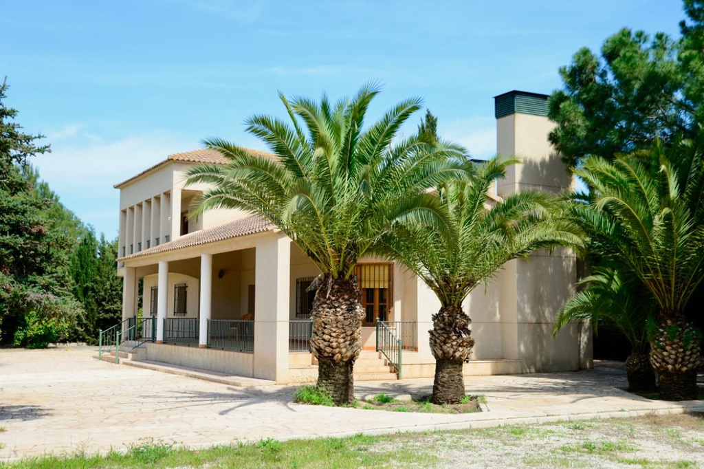 Villa vrijstaand te koop in Lorca