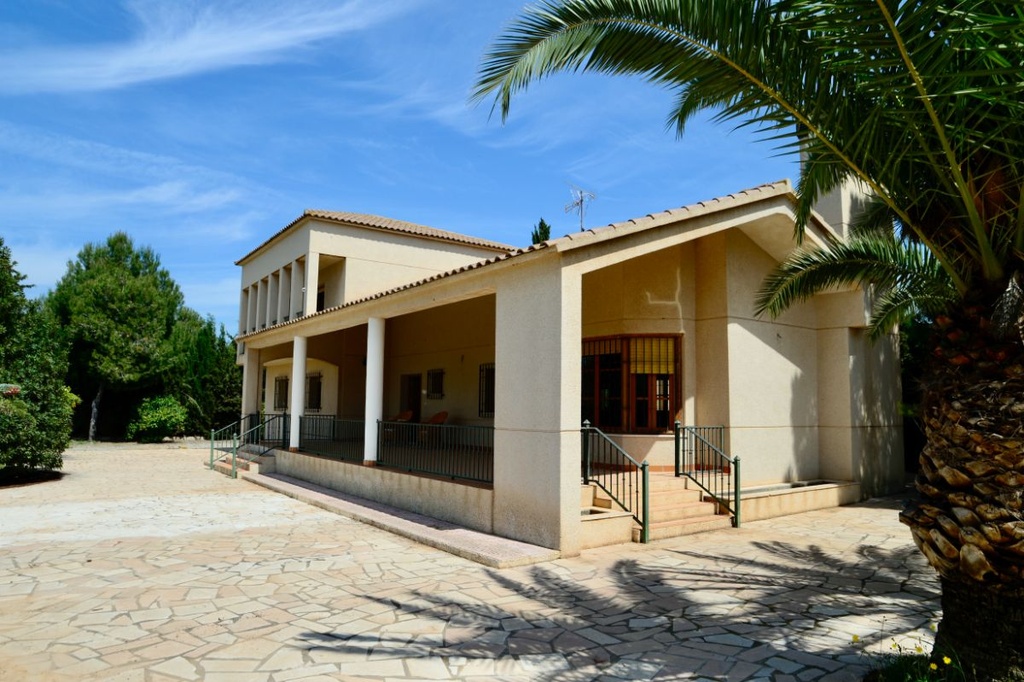 Villa vrijstaand te koop in Lorca
