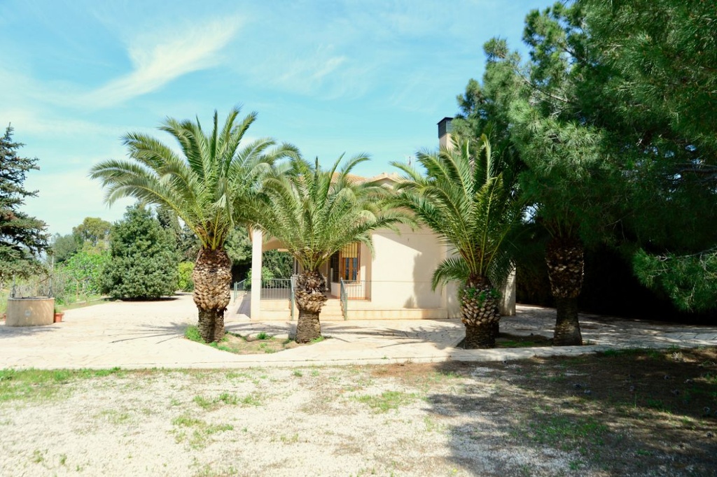 Villa vrijstaand te koop in Lorca