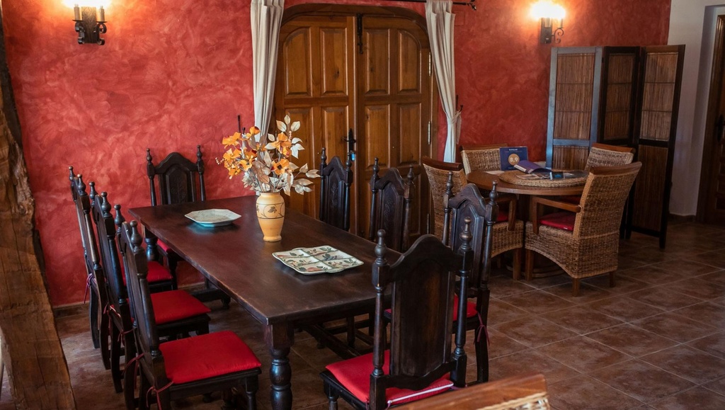Boerderij met hotelvergunning te koop in Lorca, Murcia