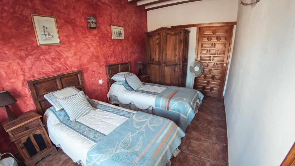 Boerderij met hotelvergunning te koop in Lorca, Murcia