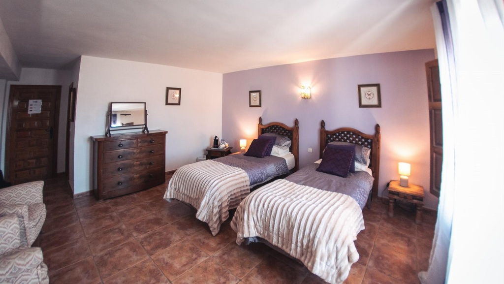 Boerderij met hotelvergunning te koop in Lorca, Murcia