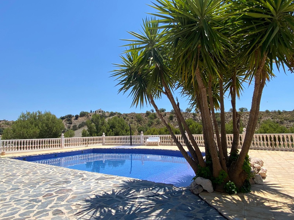Boerderij met hotelvergunning te koop in Lorca, Murcia