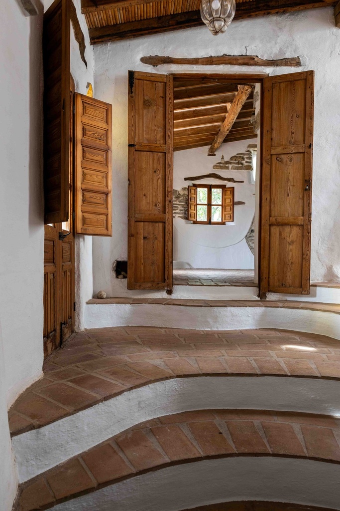 Buurtschap met 14 stadhuizen te koop in La Viñuela, Málaga