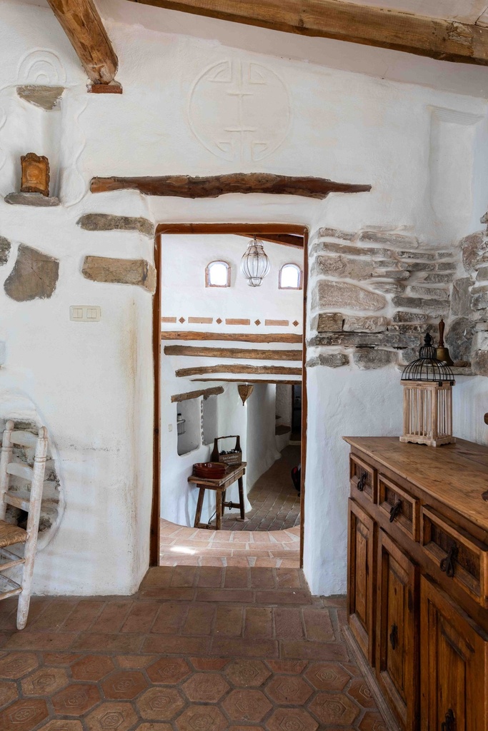 Buurtschap met 14 stadhuizen te koop in La Viñuela, Málaga