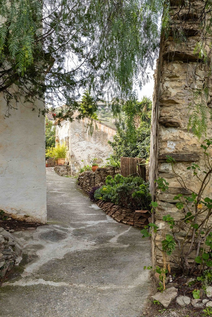 Buurtschap met 14 stadhuizen te koop in La Viñuela, Málaga