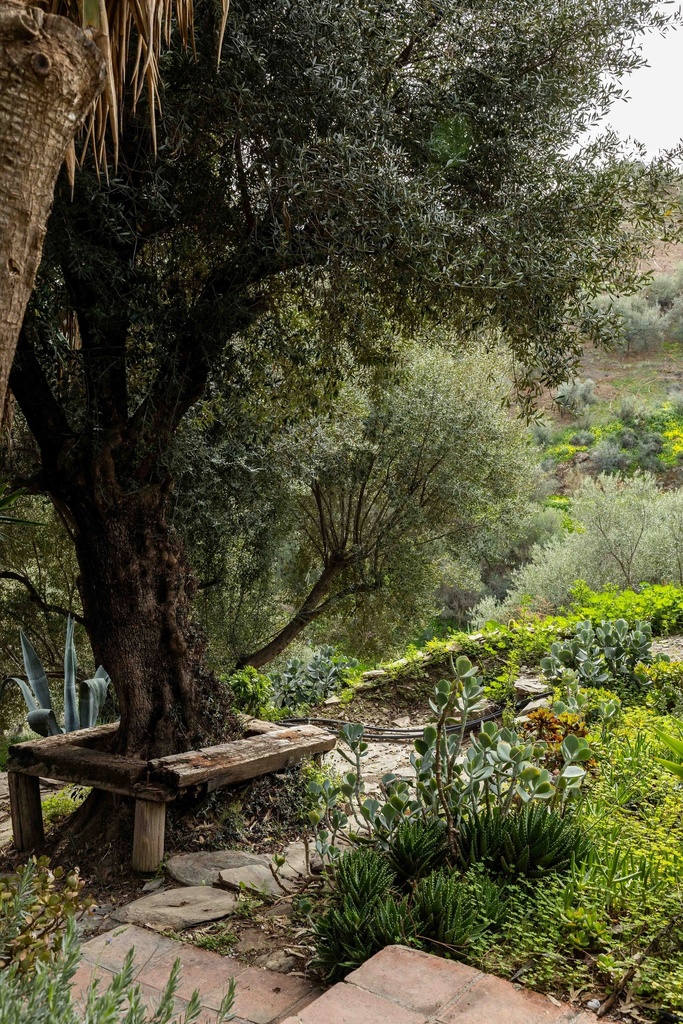 Buurtschap met 14 stadhuizen te koop in La Viñuela, Málaga
